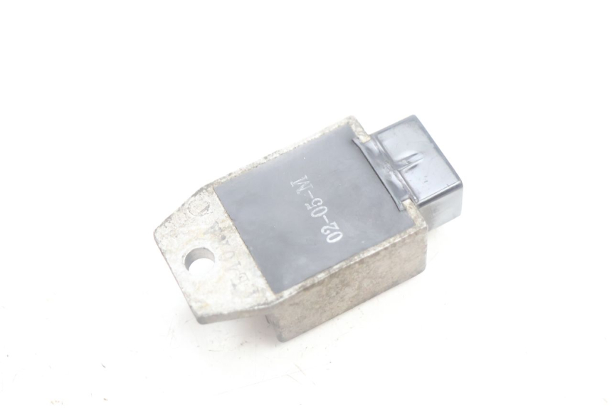 photo de REGLER LICHTMASCHINE PEUGEOT VIVACITY 100 (1999 - 2008) - Alternative Perspektive