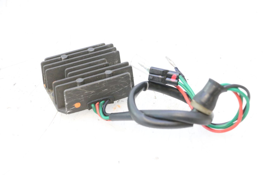 photo de REGLER LICHTMASCHINE YAMAHA WAVE RUNNER GP R 1200 (2000 - 2003) - Technische Nahaufnahme