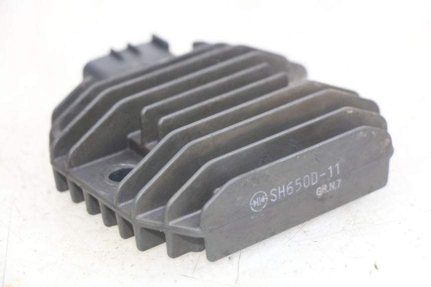 photo de SPANNUNGSREGLER YAMAHA X-MAX XMAX 250 (2006 - 2009) - Technische Nahaufnahme