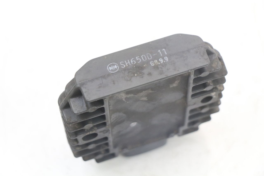 photo de SPANNUNGSREGLER YAMAHA X-MAX XMAX 250 (2006 - 2009) - Alternative Perspektive