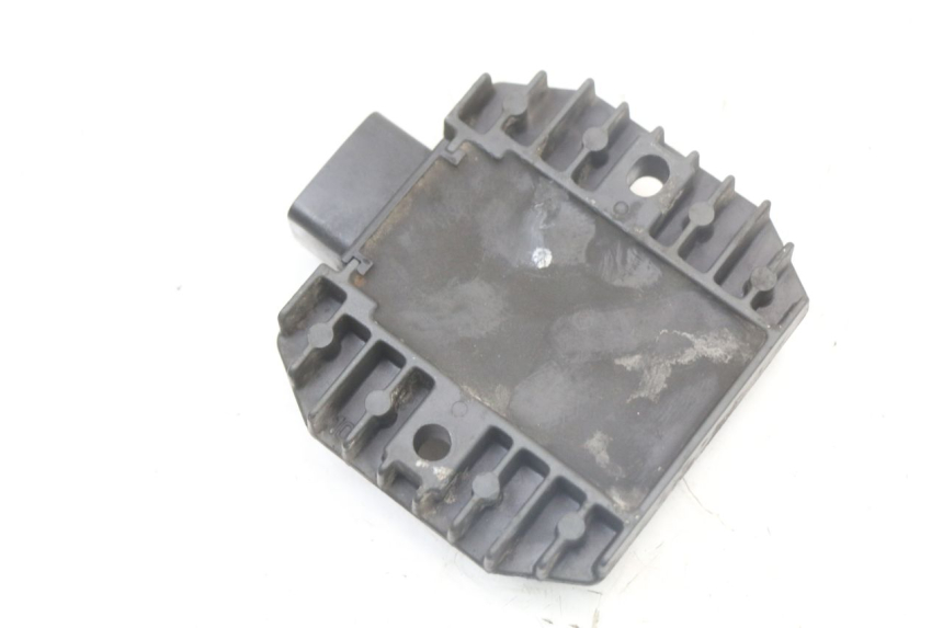 photo de SPANNUNGSREGLER YAMAHA X-MAX XMAX 250 (2006 - 2009) - Technische Nahaufnahme