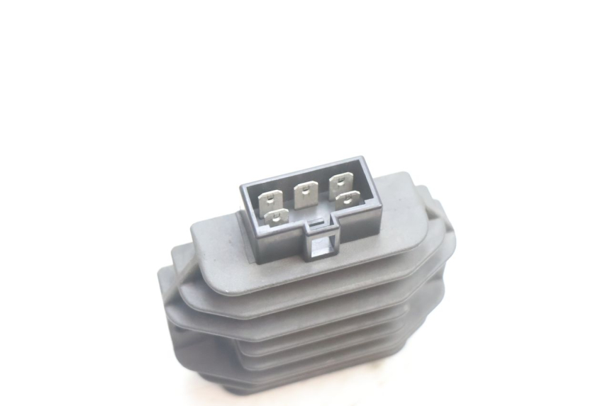 photo de REGLER LICHTMASCHINE PIAGGIO X8 STREET 125 (2006 - 2007) - Zoom auf Gebrauchszustand