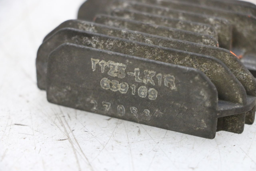 photo de LICHTMASCHINENREGLER PIAGGIO X8 125 (2004 - 2007) - Alternative Perspektive