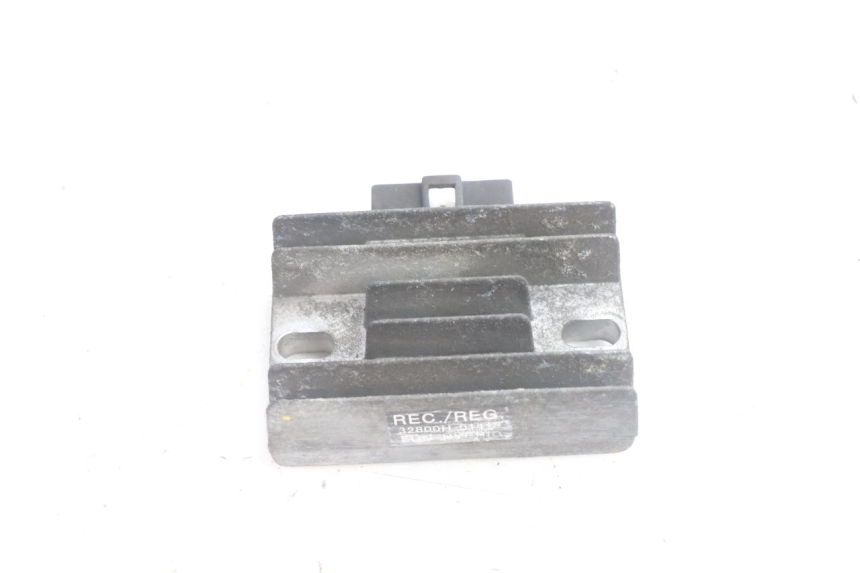 photo de REGLER LICHTMASCHINE PIAGGIO X9 AMALFI 180 (2000 - 2003) - Detailansicht des Bauteils