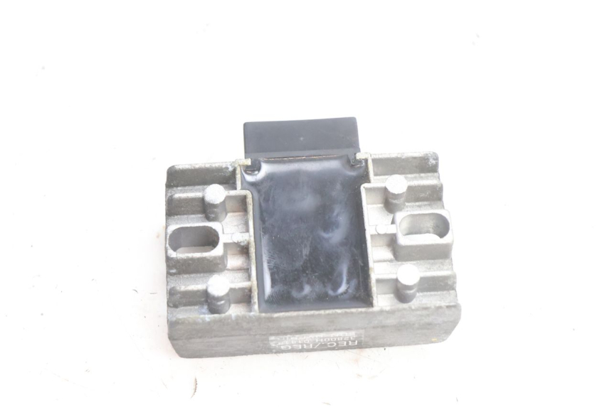 photo de REGLER LICHTMASCHINE PIAGGIO X9 AMALFI 180 (2000 - 2003) - Technische Nahaufnahme