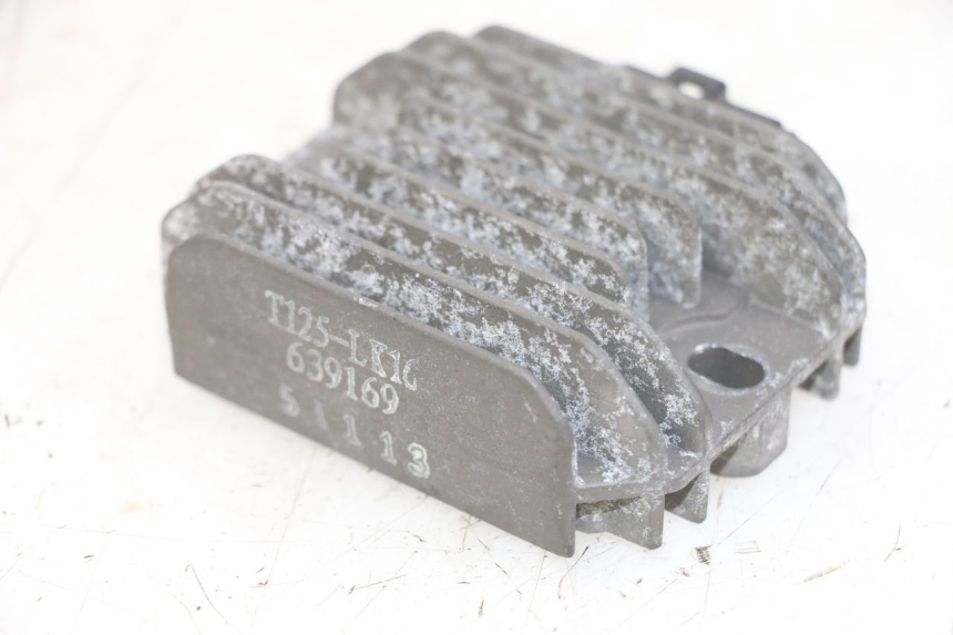 photo de LADEREGLER PIAGGIO XEVO - X EVO 125 (2007 - 2017) - Hauptansicht