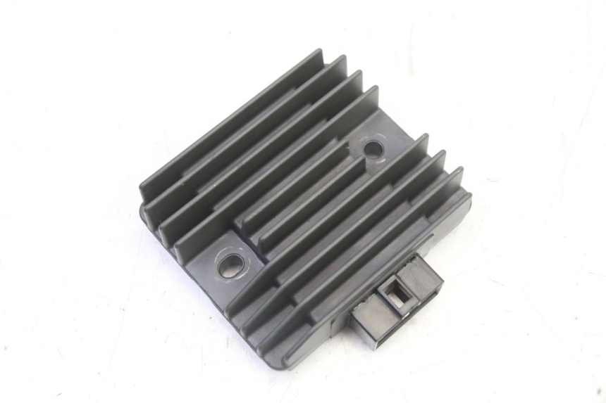 photo de REGLER LICHTMASCHINE YAMAHA XJ6 ABS 600 (2008 - 2016) - Hauptansicht