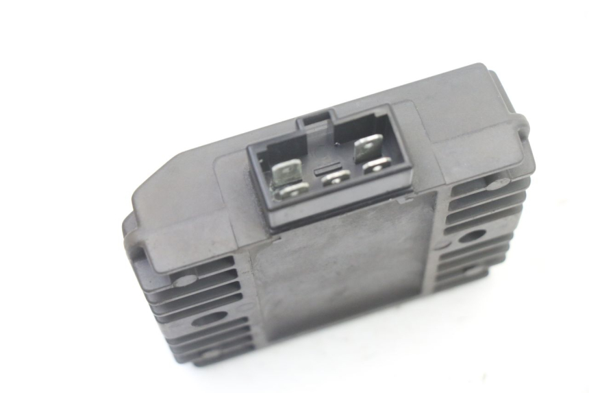 photo de REGLER LICHTMASCHINE YAMAHA XJ6 600 (2008 - 2016) - Zoom auf Gebrauchszustand