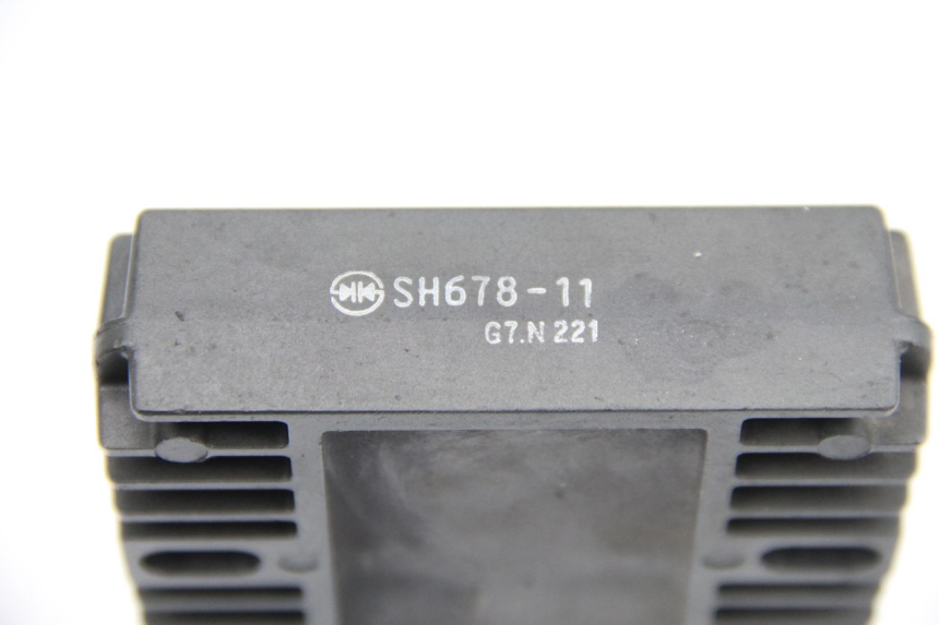 photo de REGLER LICHTMASCHINE YAMAHA XP T-MAX TMAX 500 (2008 - 2012) - Alternative Perspektive