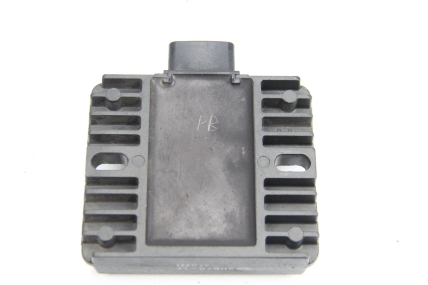 photo de REGLER LICHTMASCHINE YAMAHA XP T-MAX TMAX 500 (2008 - 2012) - Technische Nahaufnahme