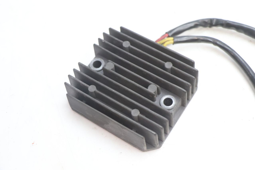 photo de REGLER LICHTMASCHINE HONDA XRV AFRICA TWIN 750 (1990 - 1992) - Detailansicht des Bauteils
