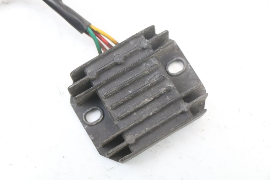 photo de REGLER LICHTMASCHINE SYM XS 125 (2007 - 2016) - Zoom auf Gebrauchszustand