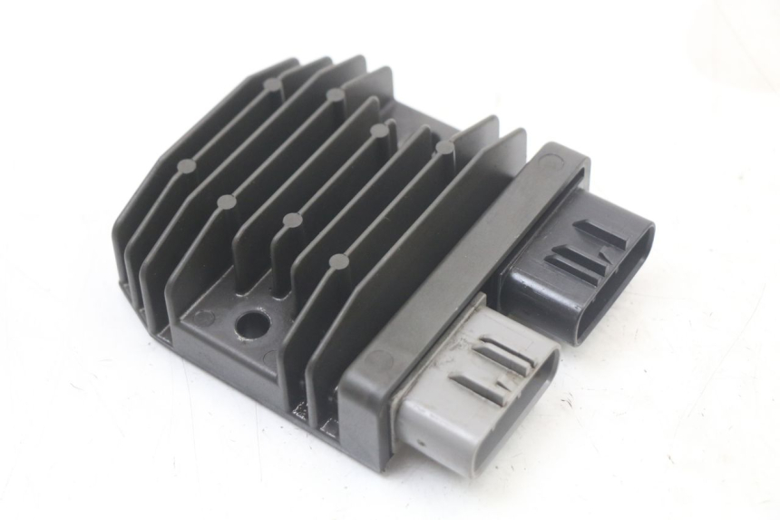 photo de REGLER LICHTMASCHINE YAMAHA FZ1 FAZER 1000 (2007 - 2009) - Hauptansicht