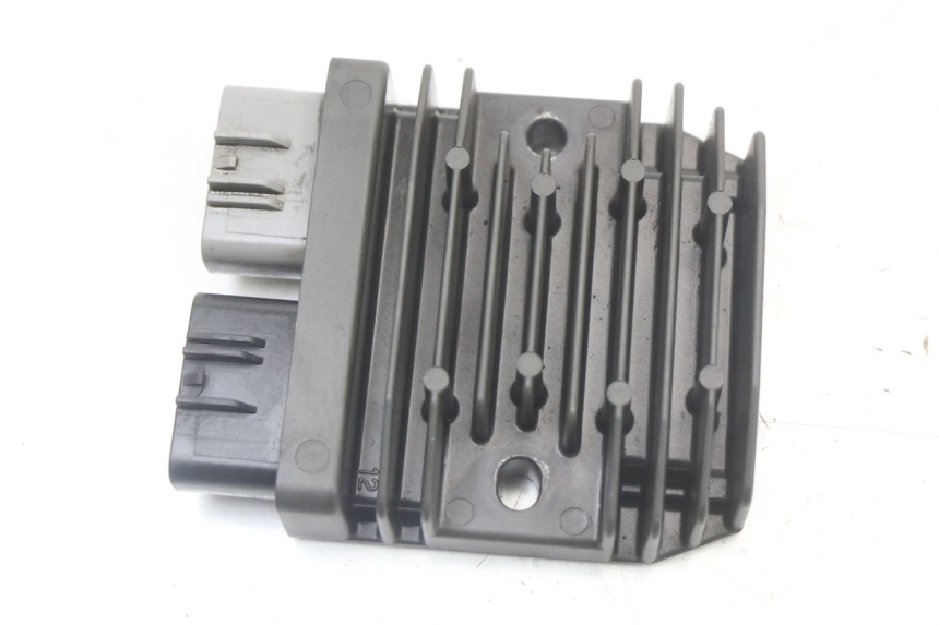 photo de REGLER LICHTMASCHINE YAMAHA FZ1 FAZER 1000 (2007 - 2009) - Detailansicht des Bauteils