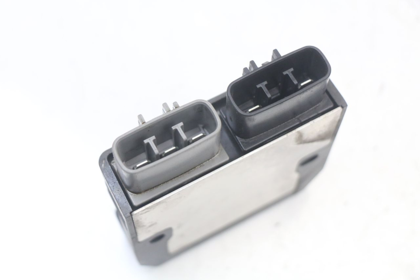 photo de REGLER LICHTMASCHINE YAMAHA FZ1 FAZER 1000 (2007 - 2009) - Zoom auf Gebrauchszustand