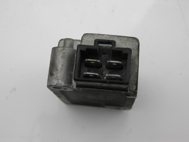 photo de REGLER LICHTMASCHINE YAMAHA TDR 125 (1997 - 1996) - Zoom auf Gebrauchszustand