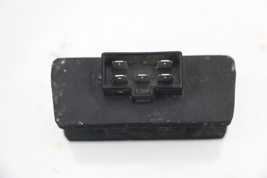 photo de REGLER LICHTMASCHINE YAMAHA YBR 125 (2004 - 2006) - Alternative Perspektive