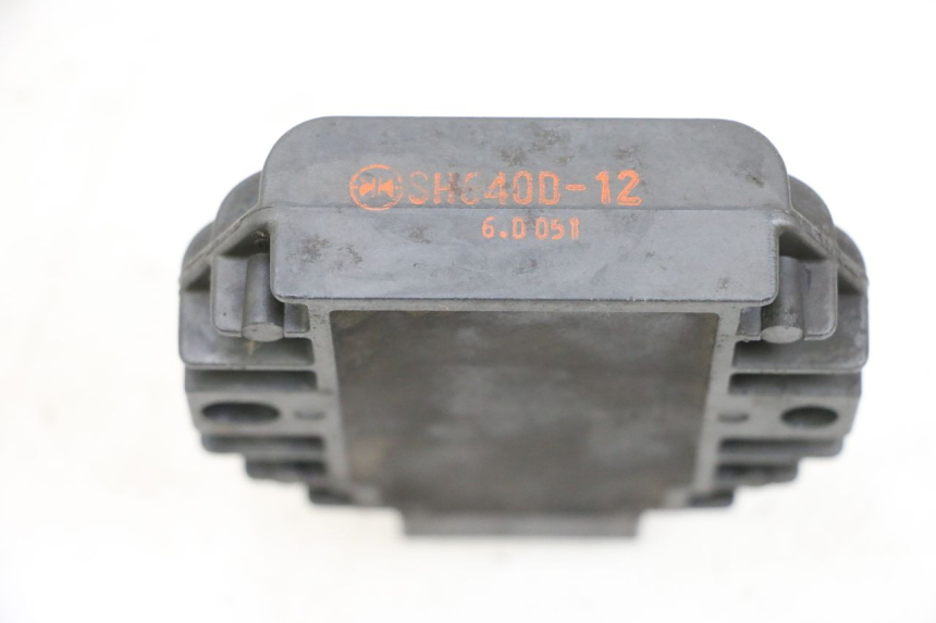 photo de LADEREGLER YAMAHA YP MAJESTY 125 (2002 - 2006) - Alternative Perspektive