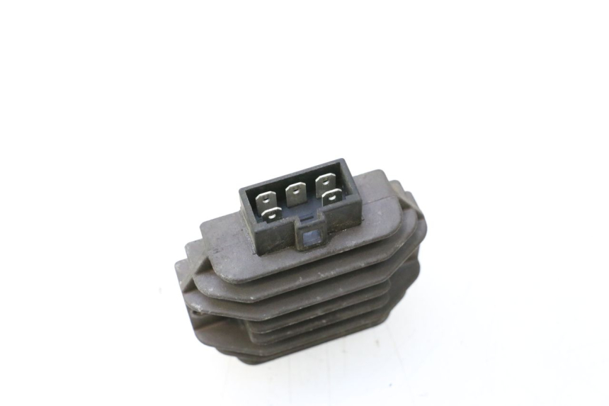 photo de LADEREGLER YAMAHA YP MAJESTY 125 (1998 - 2001) - Alternative Perspektive