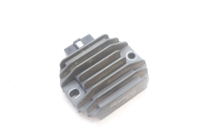 photo de LICHTMASCHINENREGLER YAMAHA YP MAJESTY 125 (2007 - 2010) - Detailansicht des Bauteils
