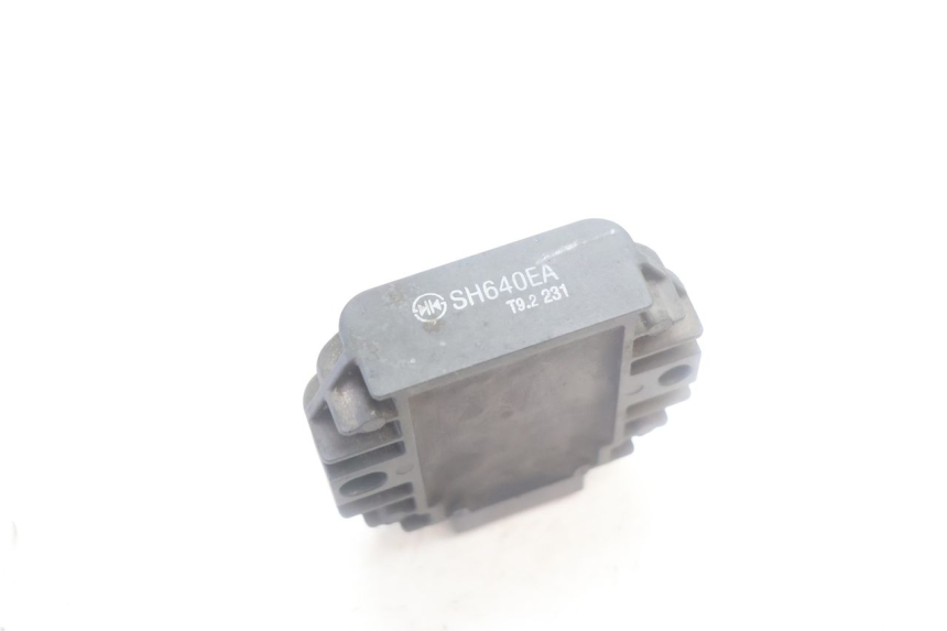 photo de LICHTMASCHINENREGLER YAMAHA YP MAJESTY 125 (2007 - 2010) - Alternative Perspektive