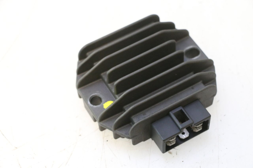 photo de LADEREGLER YAMAHA YP MAJESTY 125 (1998 - 2001) - Hauptansicht