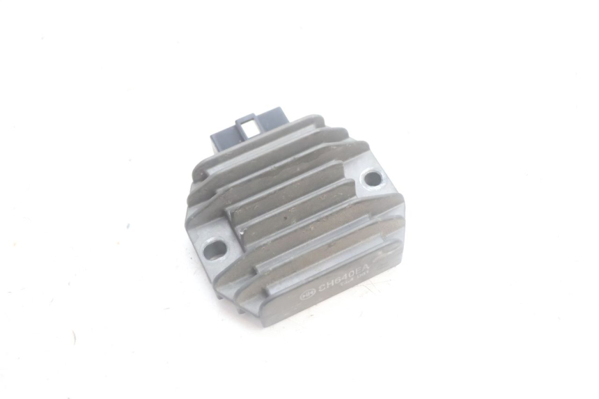 photo de LADEREGLER YAMAHA YP MAJESTY 125 (2002 - 2006) - Detailansicht des Bauteils