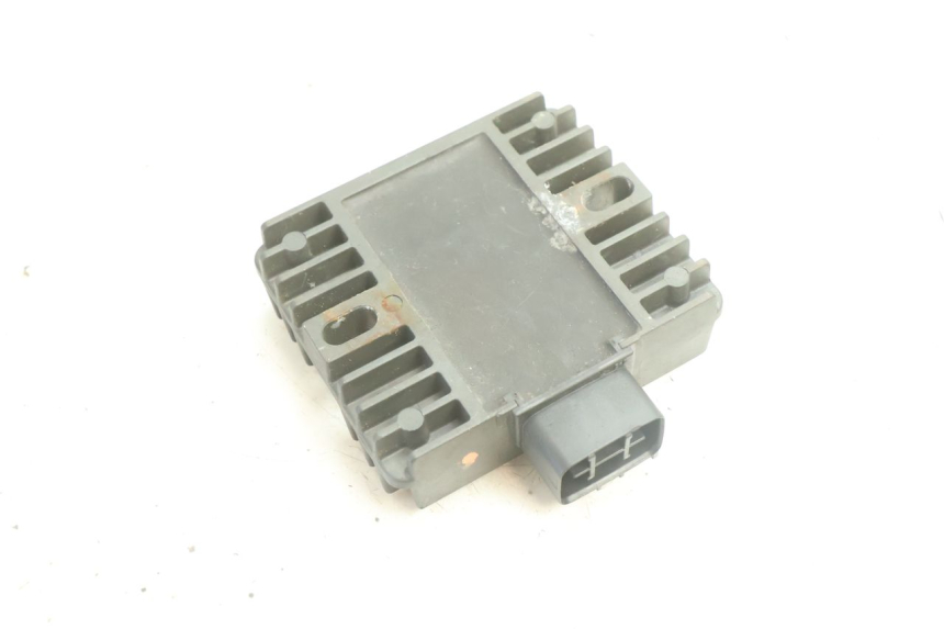 photo de REGLER LICHTMASCHINE YAMAHA YZF R6 600 (2008 - 2009) - Alternative Perspektive