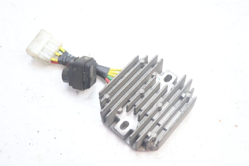 photo de REGLER LICHTMASCHINE PIAGGIO ZIP IGET 4T 50 (2021 - 2023) - Hauptansicht