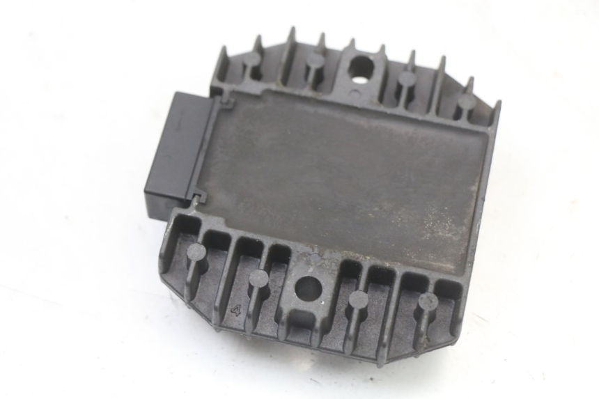 photo de REGLER LICHTMASCHINE KAWASAKI ZR7 ZR-7 S 750 (1999 - 2004) - Alternative Perspektive