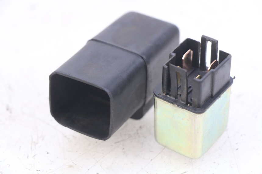 photo de STARTERRELAY KYMCO AGILITY 16+ 4T 50 (2018 - 2023) - Alternative Perspektive