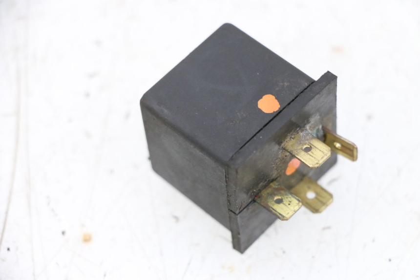 photo de ANLASSERRELAIS MBK BOOSTER SPIRIT NAKED 50 (2004 - 2017) - Zoom auf Gebrauchszustand