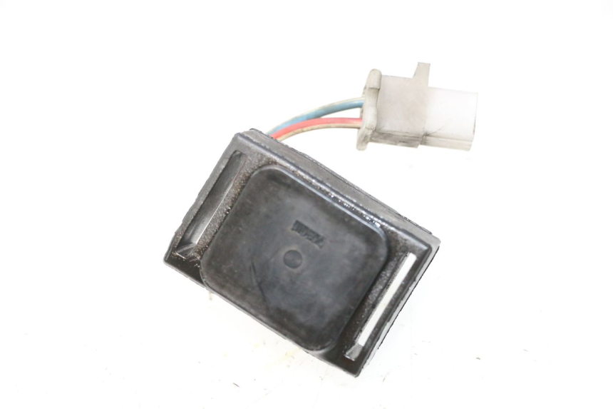 photo de STARTERRELAY SUZUKI BURGMAN 125 (2007 - 2014) - Technische Nahaufnahme