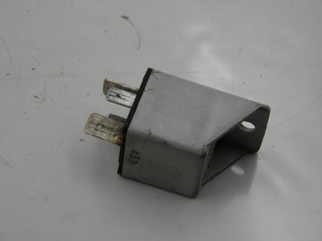 photo de ANLASSERRELAIS DERBI GP MAX 250 (2006 - 2008) - Detailansicht des Bauteils