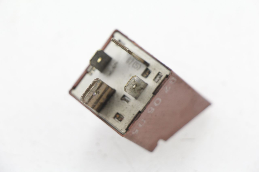 photo de STARTERRELAY PIAGGIO FLY 2T 50 (2004 - 2017) - Zoom auf Gebrauchszustand