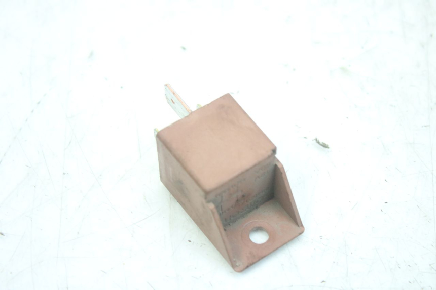 photo de STARTERRELAY PIAGGIO FLY 4T 50 (2013 - 2017) - Zoom auf Gebrauchszustand