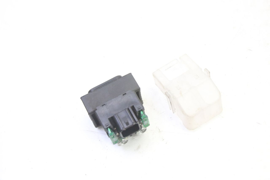 photo de ANLASSERRELAIS SUZUKI GSR 750 (2011 - 2017) - Zoom auf Gebrauchszustand