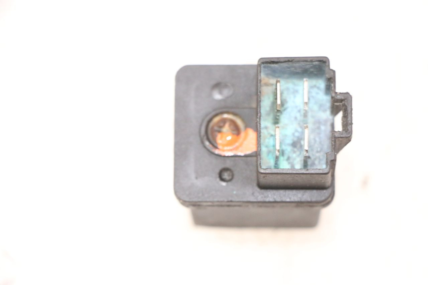 photo de STARTERRELAY PEUGEOT KISBEE 2T 50 (2010 - 2017) - Zoom auf Gebrauchszustand