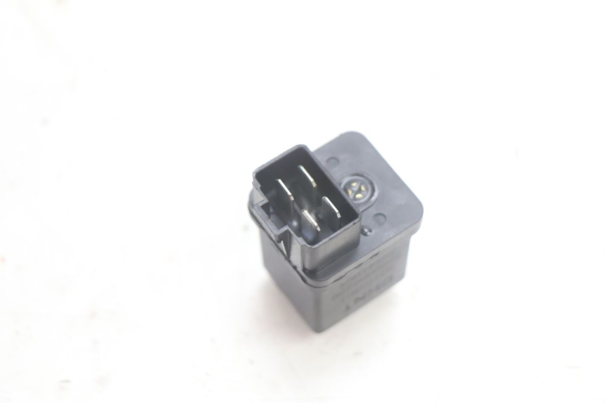 photo de STARTERRELAY PEUGEOT KISBEE 2T 50 (2010 - 2017) - Zoom auf Gebrauchszustand