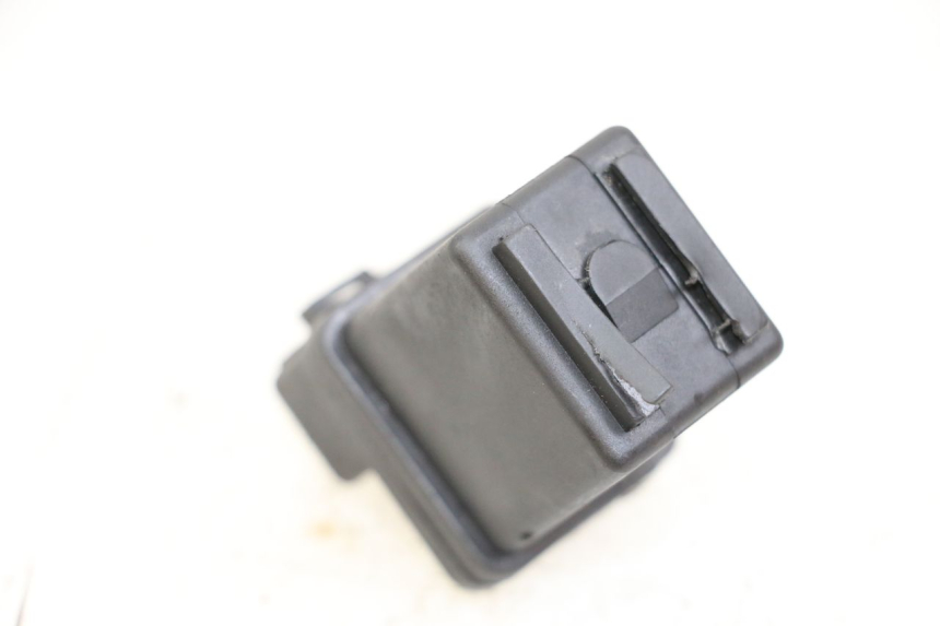 photo de STARTERRELAY PEUGEOT KISBEE 4T 50 (2018 - 2022) - Zoom auf Gebrauchszustand