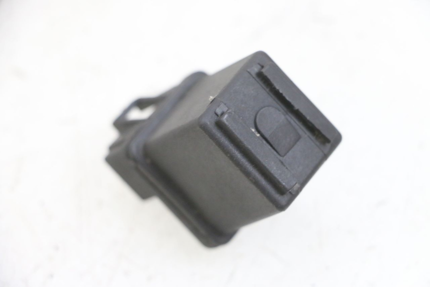 photo de STARTERRELAY PEUGEOT KISBEE 4T 50 (2010 - 2017) - Detailansicht des Bauteils