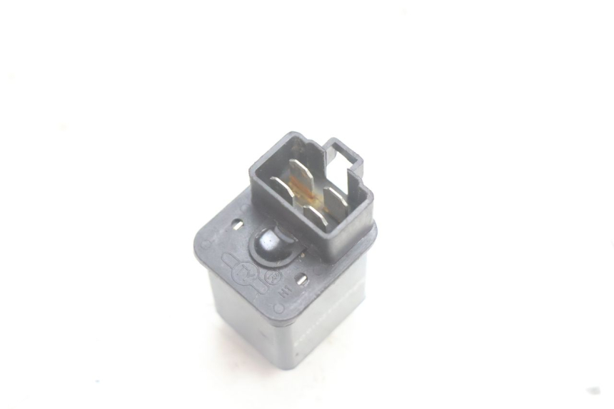photo de STARTERRELAY PEUGEOT KISBEE 4T 50 (2010 - 2017) - Zoom auf Gebrauchszustand