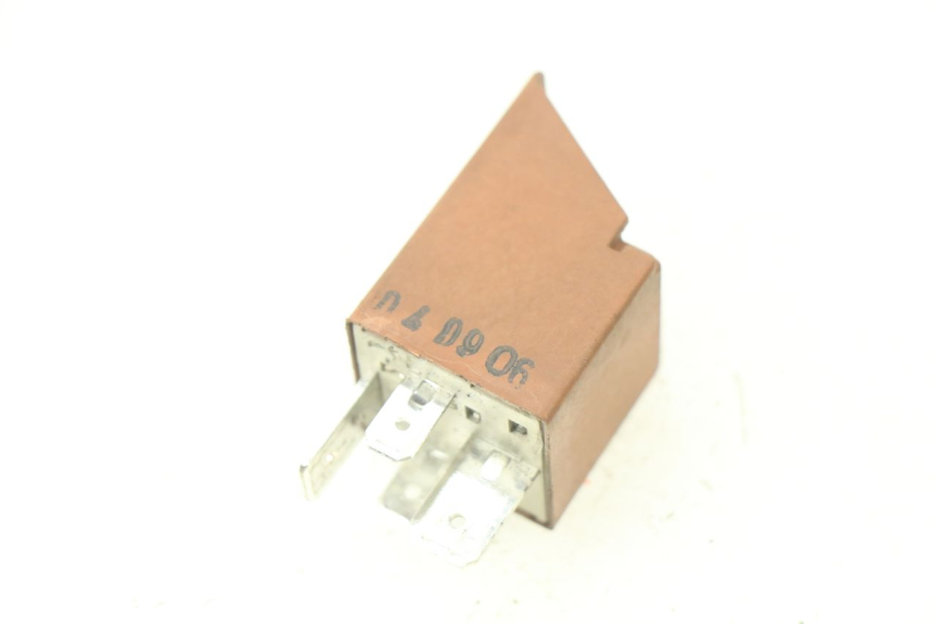 photo de STARTERRELAY PIAGGIO MP3 125 (2006 - 2014) - Zoom auf Gebrauchszustand