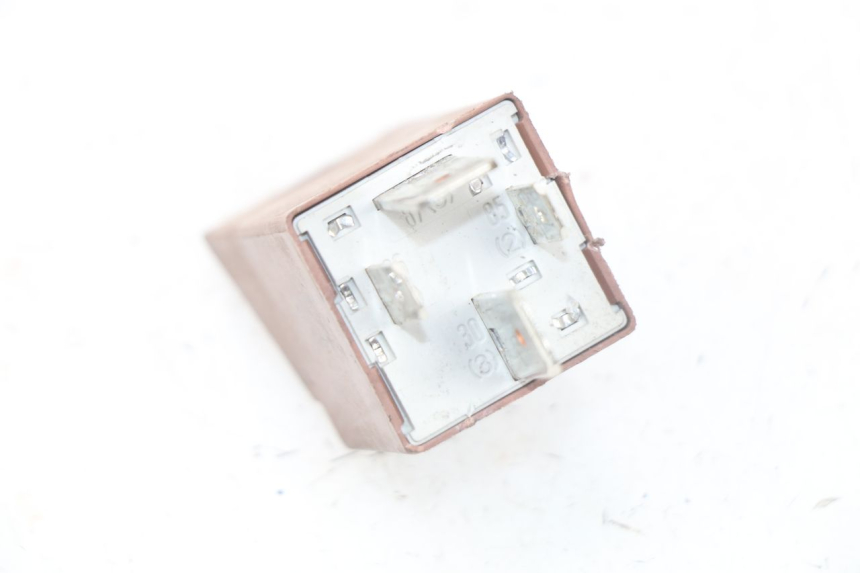 photo de STARTERRELAY PIAGGIO MP3 125 (2006 - 2014) - Zoom auf Gebrauchszustand