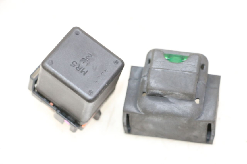 photo de STARTERRELAY PIAGGIO MP3 500 (2014 - 2017) - Detailansicht des Bauteils