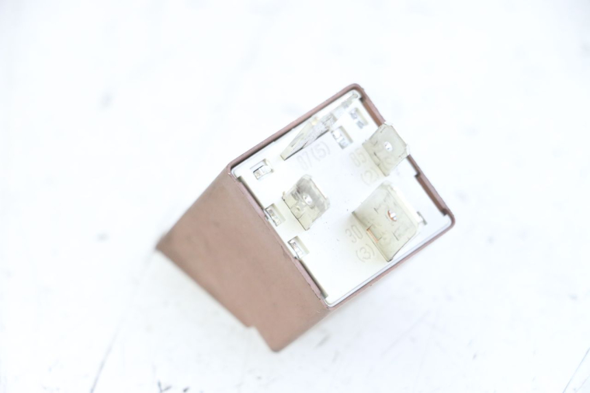 photo de ANLASSERRELAIS PIAGGIO VESPA LX 150 (2005 - 2013) - Zoom auf Gebrauchszustand