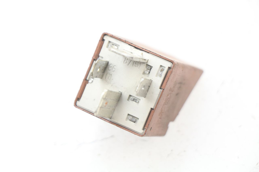 photo de ANLASSERRELAIS PIAGGIO PRIMAVERA 125 (2013 - 2021) - Zoom auf Gebrauchszustand