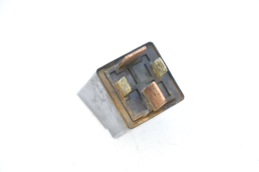 photo de STARTERRELAY PEUGEOT SATELIS 125 (2006 - 2009) - Zoom auf Gebrauchszustand