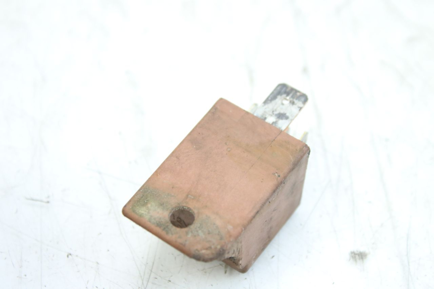 photo de STARTERRELAY APRILIA SCARABEO 100 (2003 - 2012) - Zoom auf Gebrauchszustand