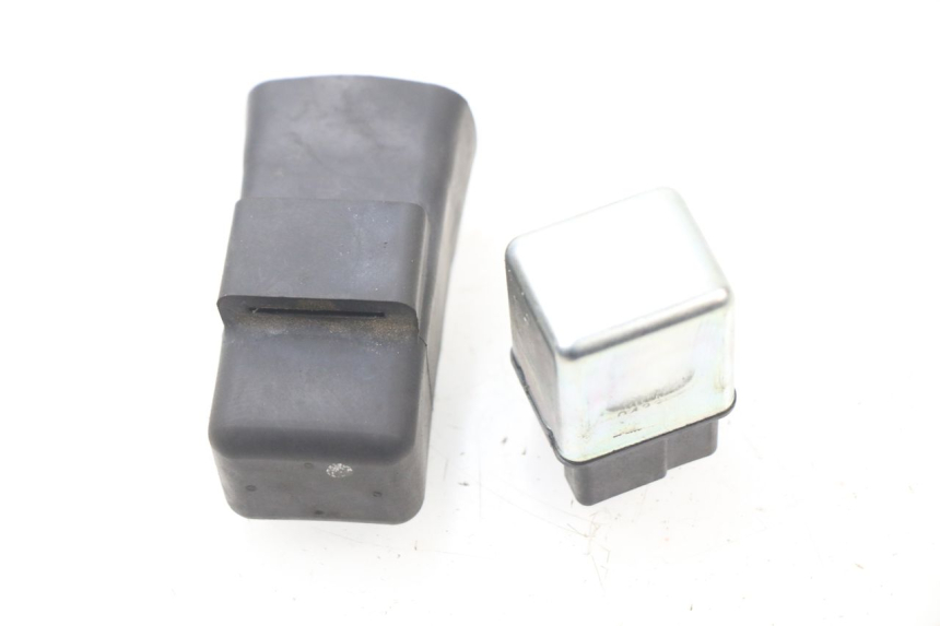 photo de STARTERRELAY YAMAHA SLIDER NAKED 50 (2004 - 2018) - Zoom auf Gebrauchszustand